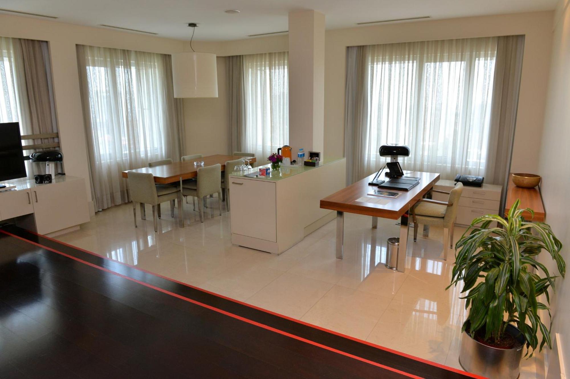Dedeman Istanbul Hotel Cameră foto The kitchen of the house